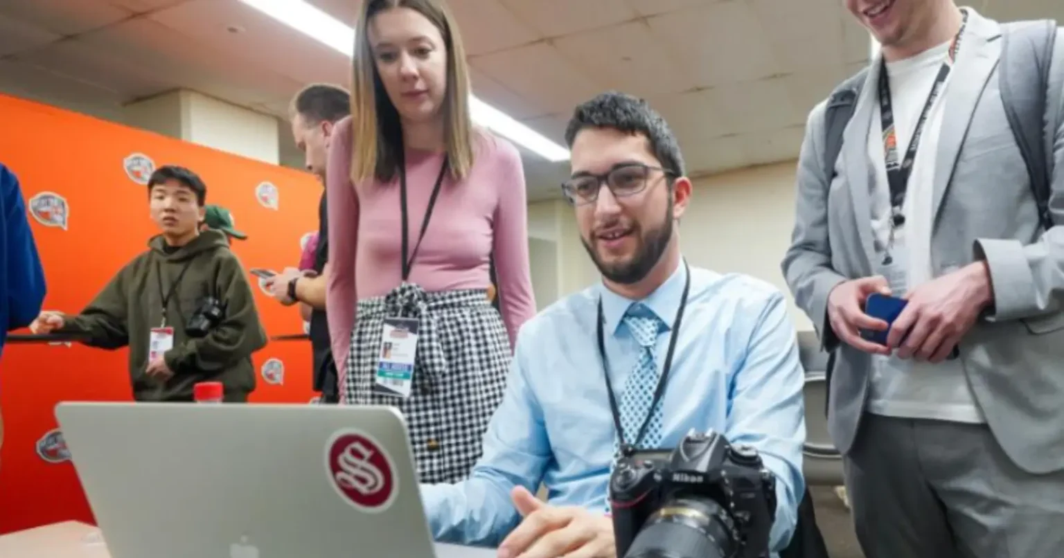 How to Become a Sports Journalist (Modern Career Guide)